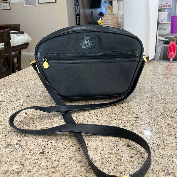 🔥🔥 CLOSET CLEAR OUT! PRICES NEGOTIABLE & DISCOUNT SHIPPING 📦🔥🔥 - Picture 3 of 14